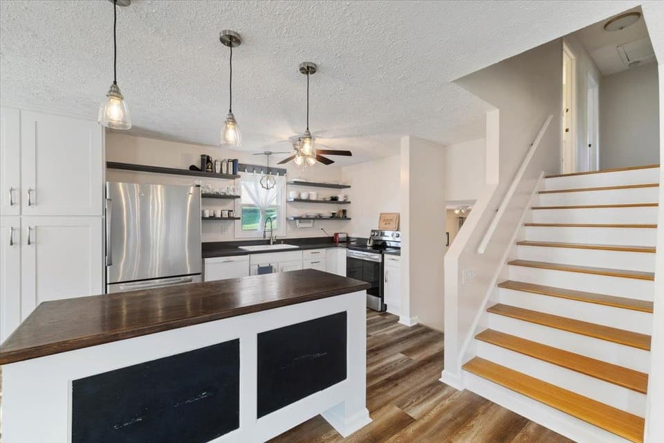 870 Cambria Street NW, photo 8 of 40