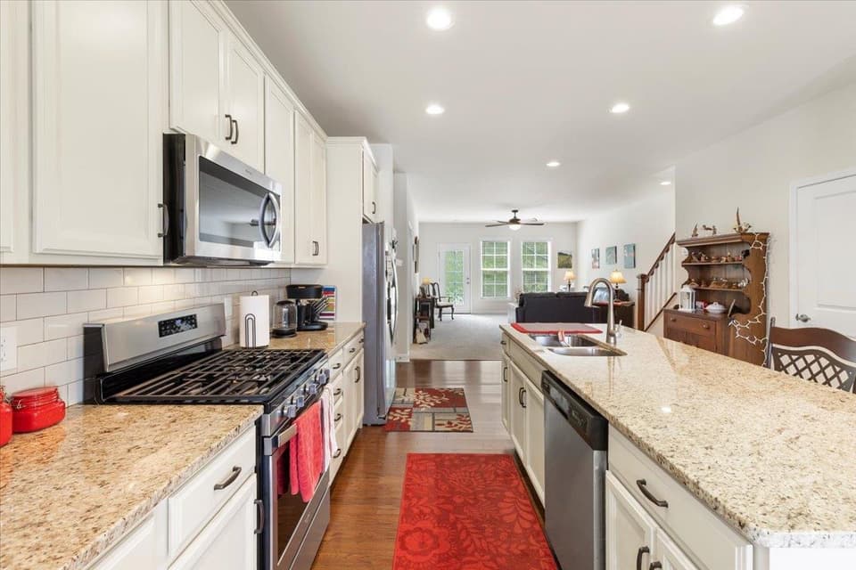 195 Hamilton Avenue NW, photo 8 of 37
