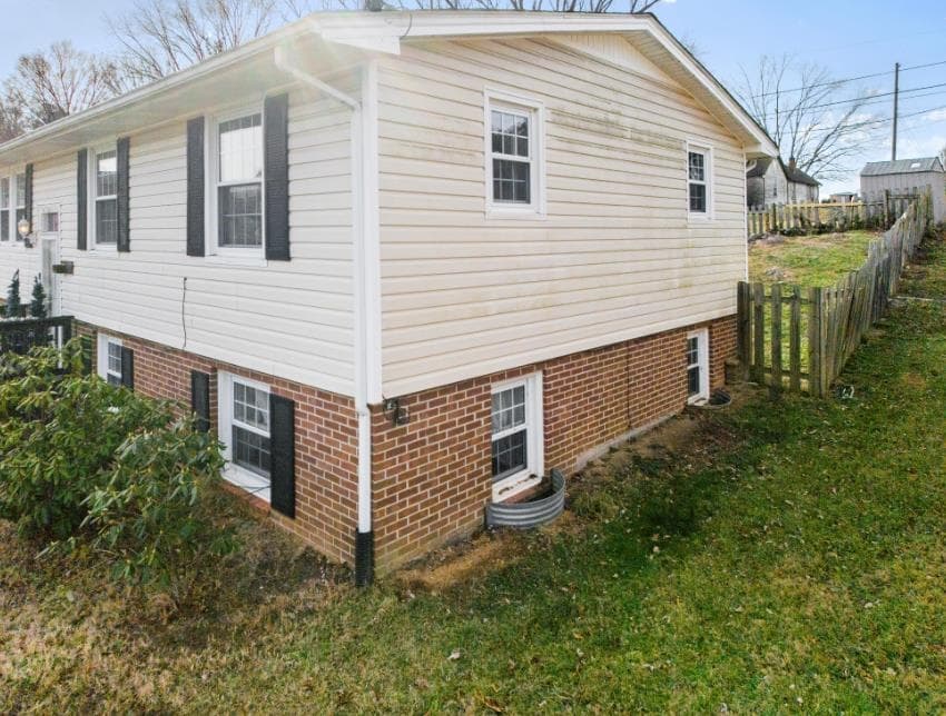 60 Betty Drive, photo 36 of 40