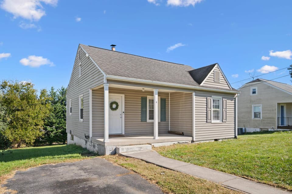 4 Lee Hy Court, photo 2 of 32