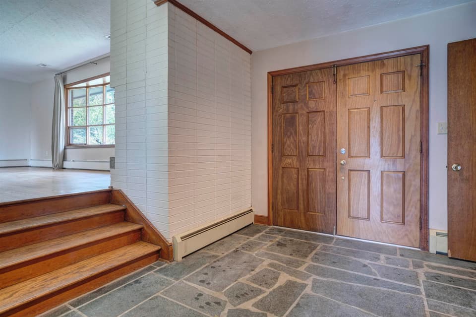 345 Overhill Road, photo 4 of 40