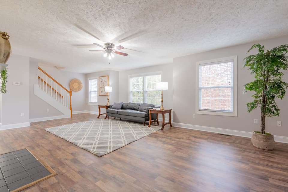 590 Tall Oak Boulevard, photo 15 of 40