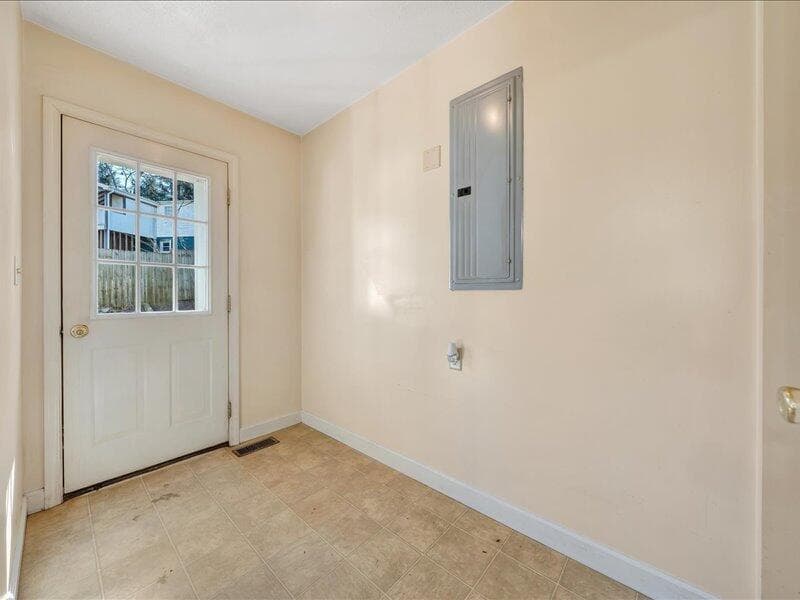 275 Depot St NE, photo 15 of 32