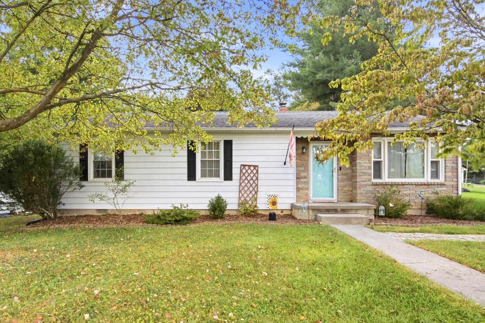 270 Haymaker Street, photo 2 of 35