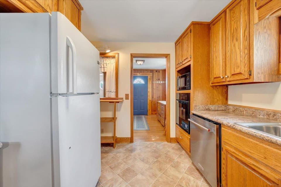 625 Mountainview Drive SW, photo 7 of 31
