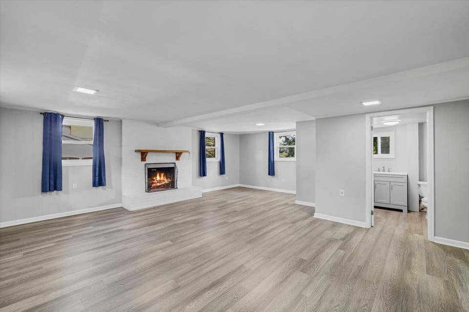 130 Greenway Drive, photo 13 of 30
