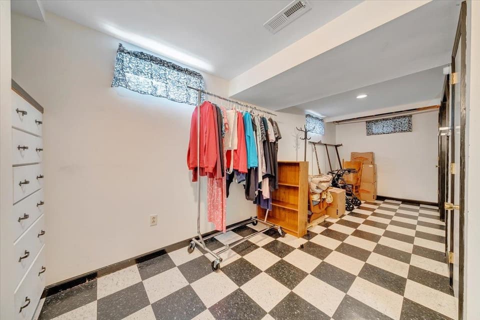 625 Mountainview Drive SW, photo 17 of 31