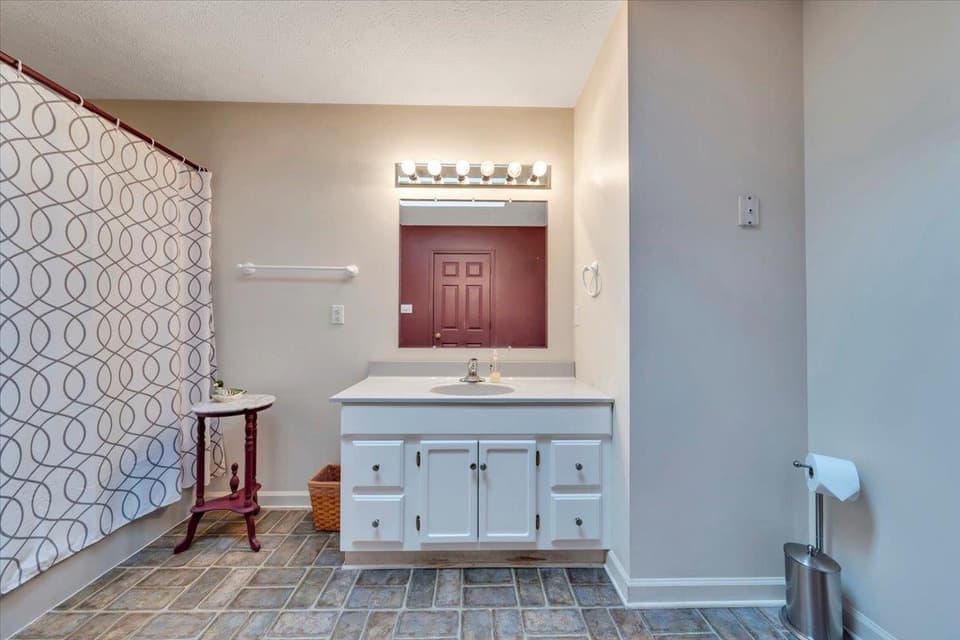 430 Virginian Drive, photo 22 of 36