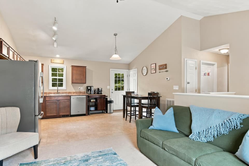 250 John Lemley Lane, photo 7 of 31