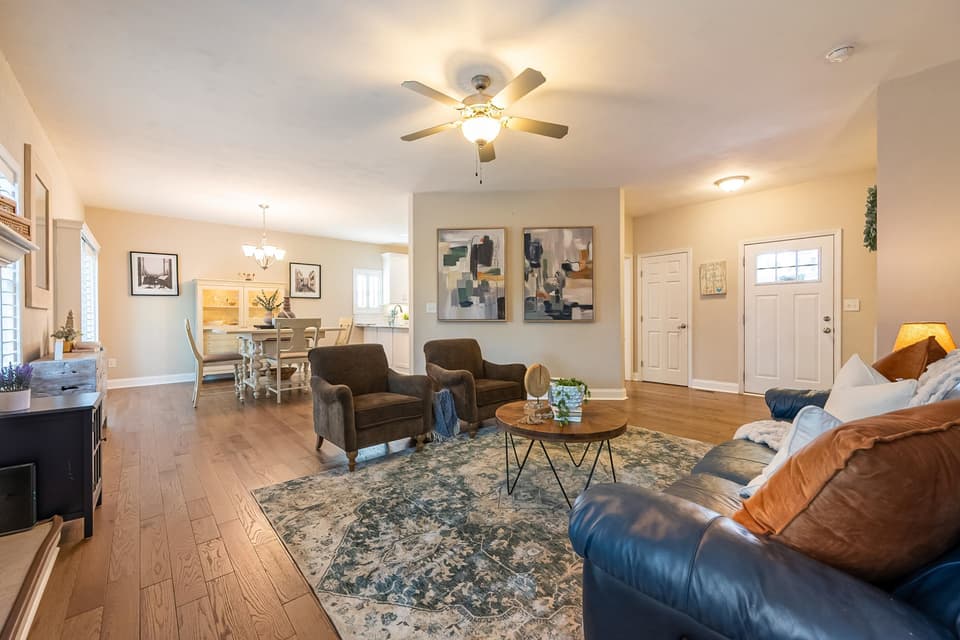 1136 Crosscreek Drive, photo 15 of 40