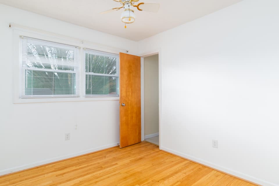345 Maple Drive, photo 18 of 40