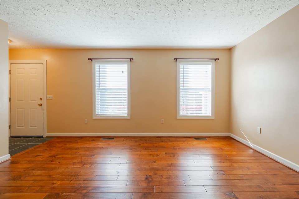 915 George Edward Viaduct, photo 8 of 40