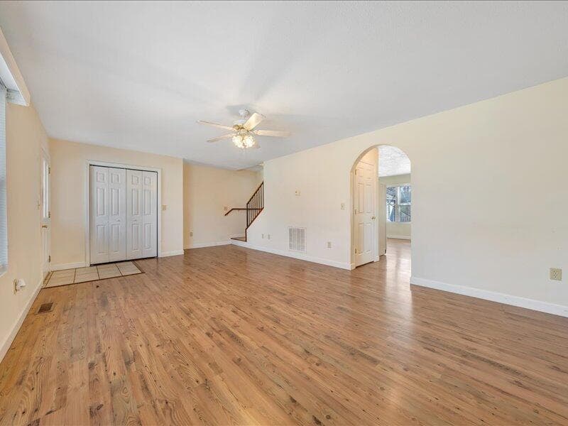 275 Depot St NE, photo 7 of 32