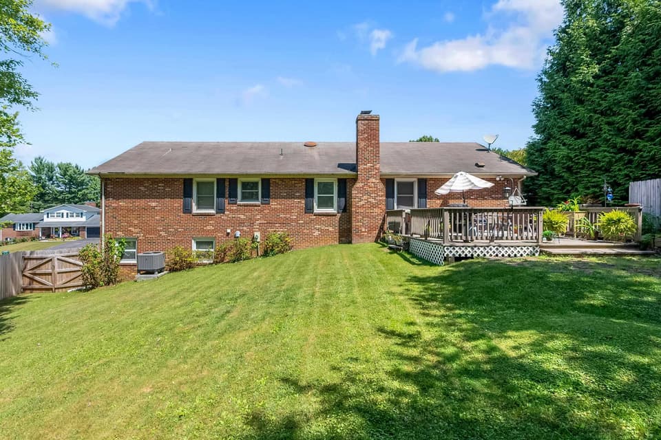 170 Briarwood Drive, photo 36 of 40