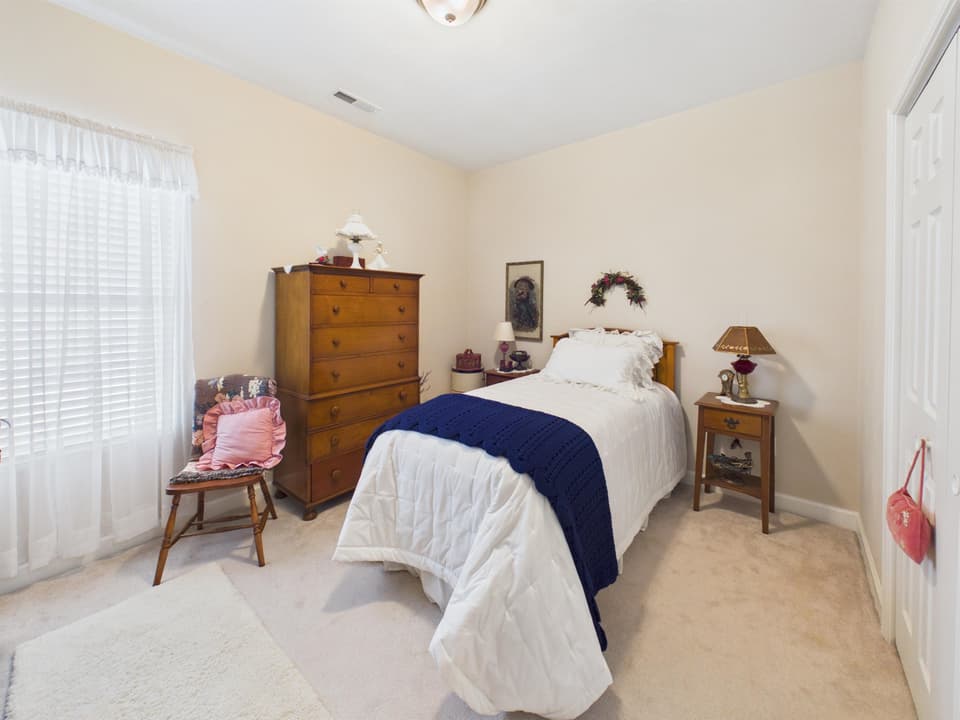 250 Vinnie Avenue, photo 29 of 40
