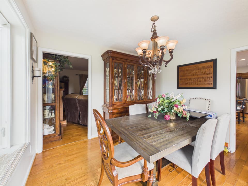 209 Rolling Hills Drive, photo 19 of 40