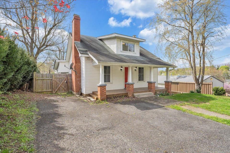 855 E Main St, photo 29 of 34