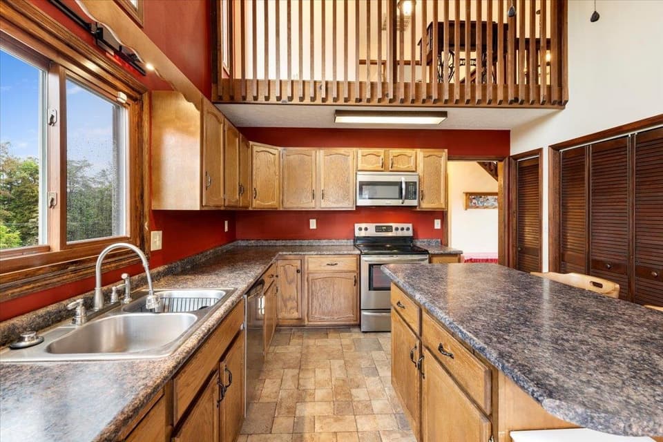 285 Briarwood Drive SW, photo 18 of 40