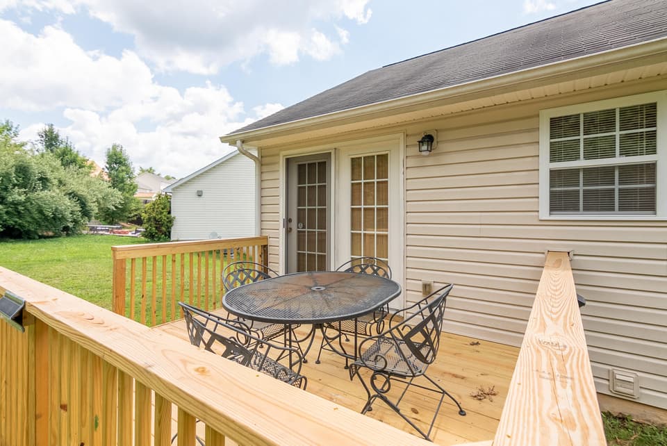 200 Wistaria Drive, photo 21 of 35