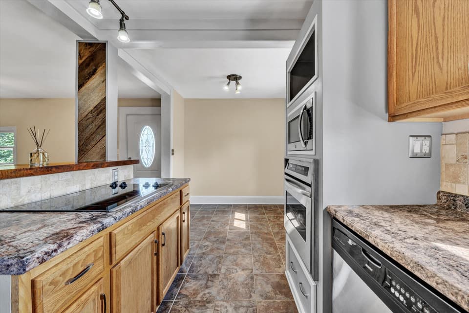 215 S Hill Drive, photo 22 of 37