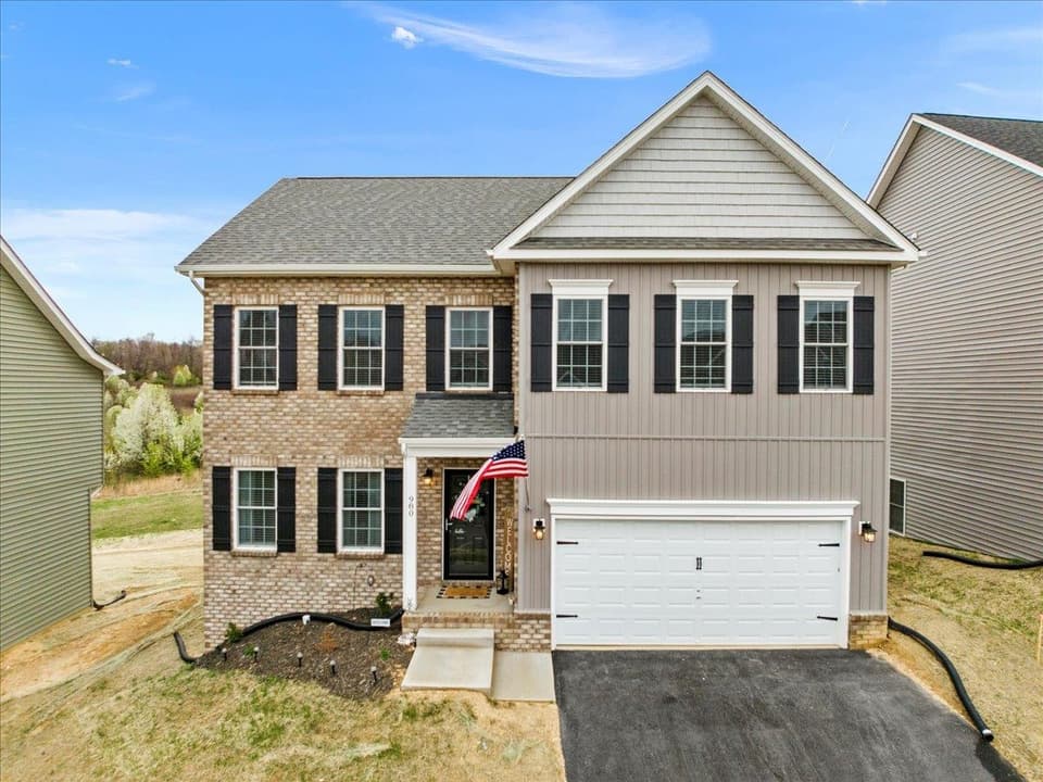 980 Holland Loop NW, photo 2 of 40