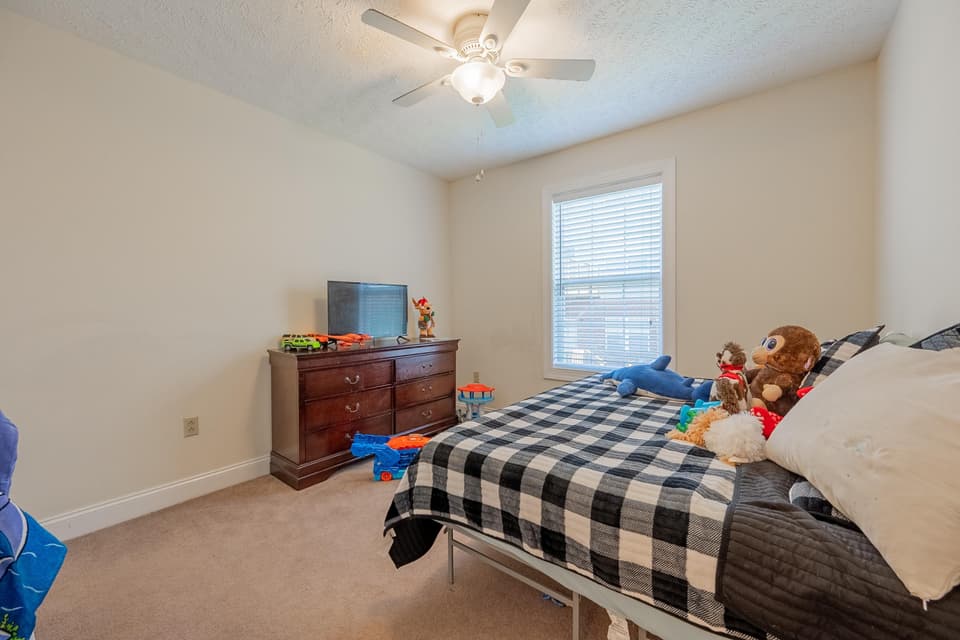 405 Silver Leaf Drive, photo 30 of 36