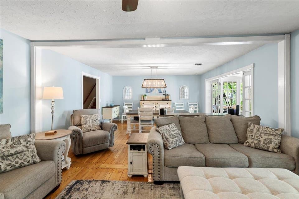 300 Tomahawk Drive, photo 26 of 40