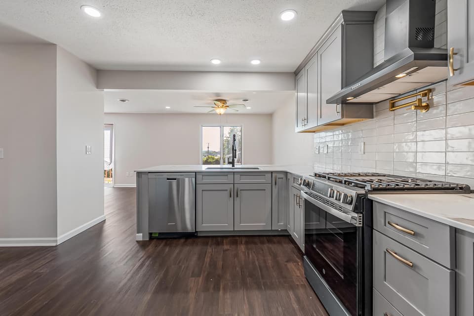 10 Patricia Lane SE, photo 12 of 36