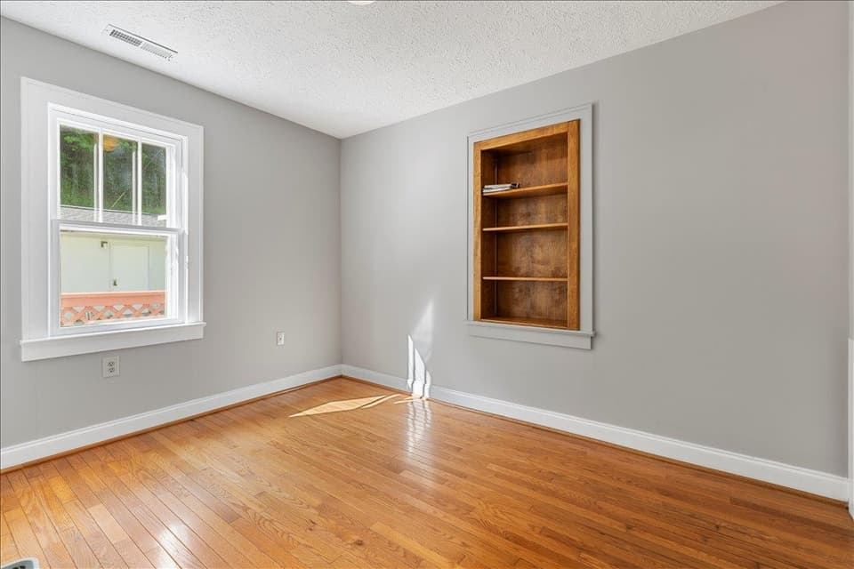 2537 Rosemary Road, photo 12 of 40