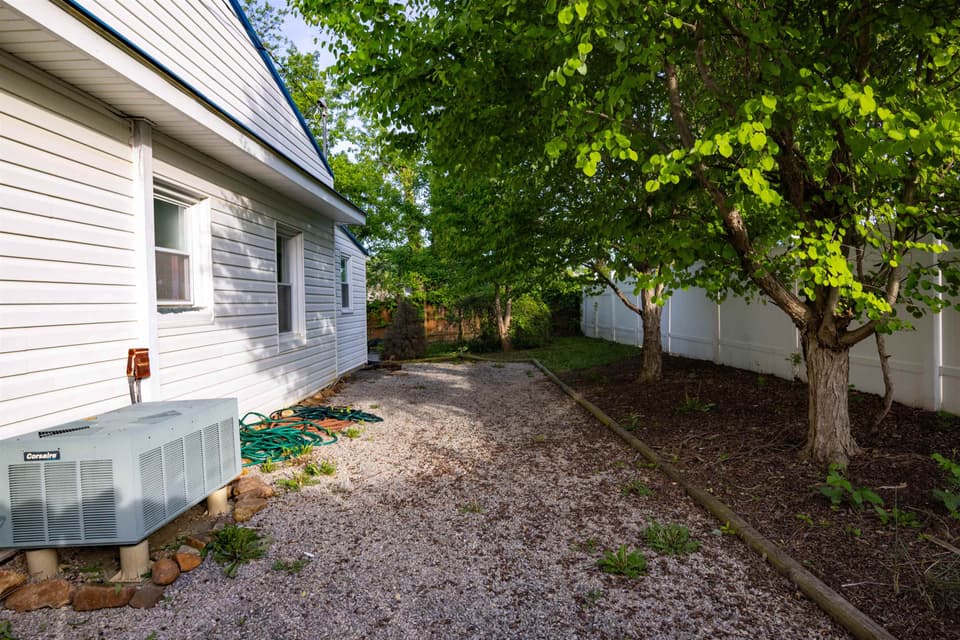 211 Alleghany Street SE, photo 7 of 24