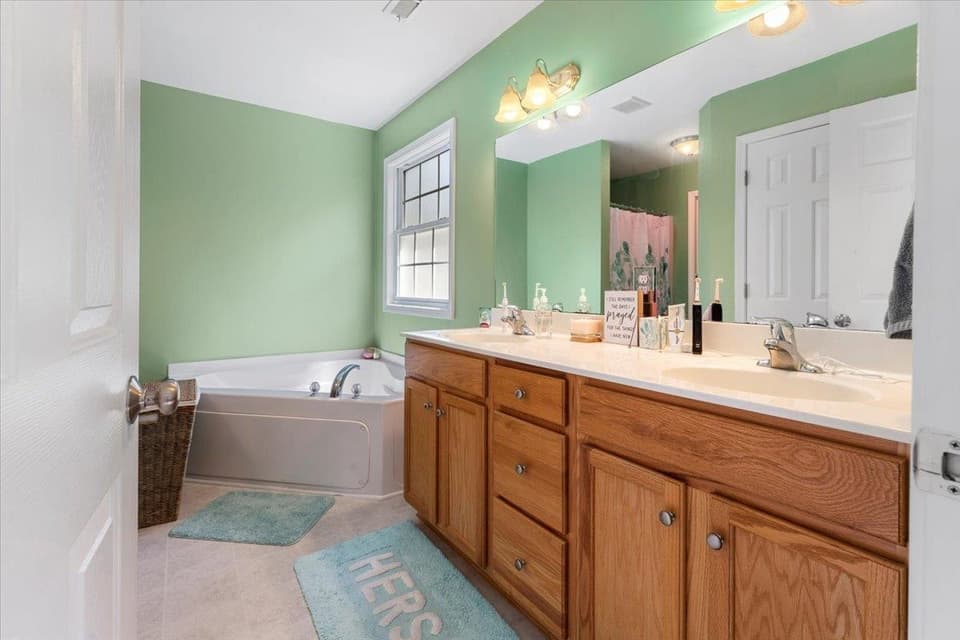 921 Crosscreek Drive, photo 30 of 40