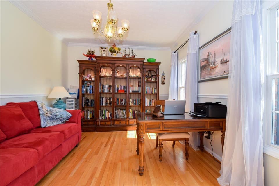 2070 Lake Vista Drive, photo 9 of 36