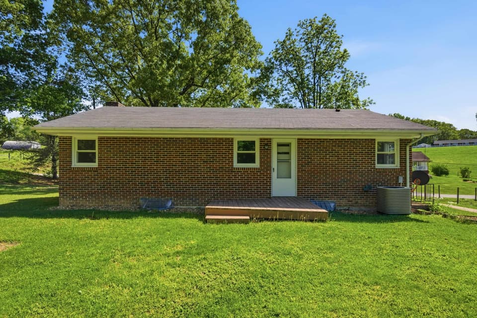 1710 Harman Drive, photo 4 of 40