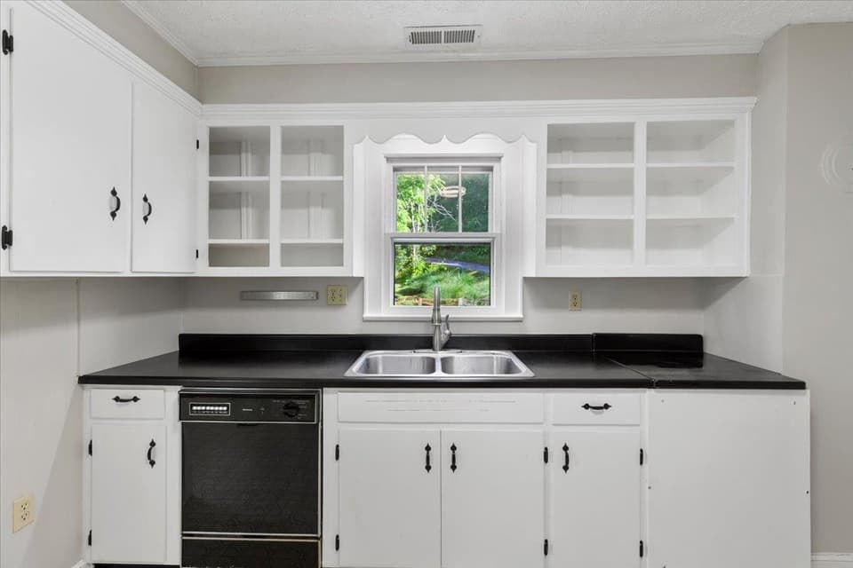 2537 Rosemary Road, photo 18 of 40