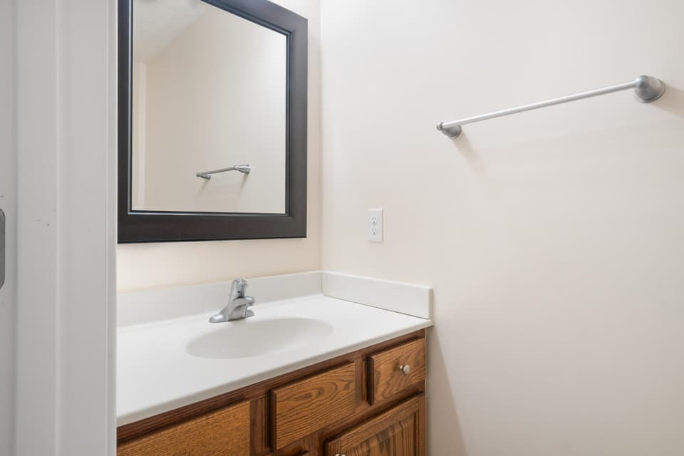 1555 Sherwood Drive, photo 24 of 40
