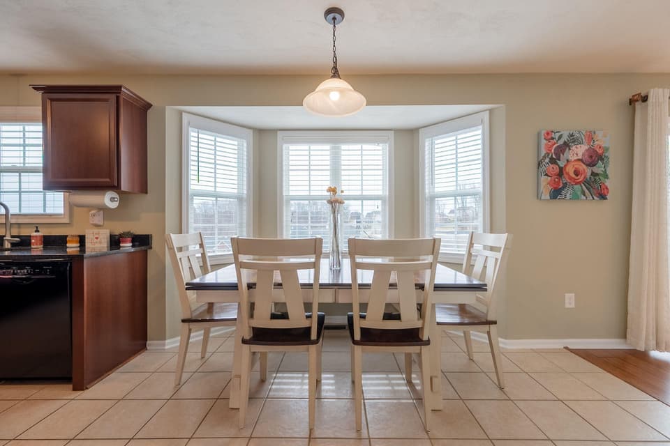 615 Keystone Drive, photo 9 of 40