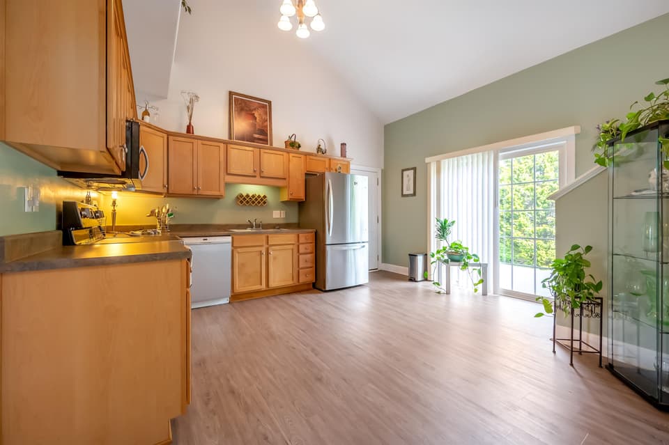 300 Meadow Drive, photo 19 of 40