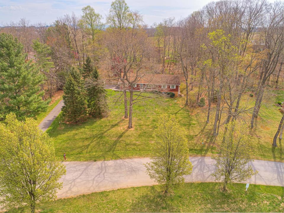1144 Round Meadow Dr, photo 2 of 36