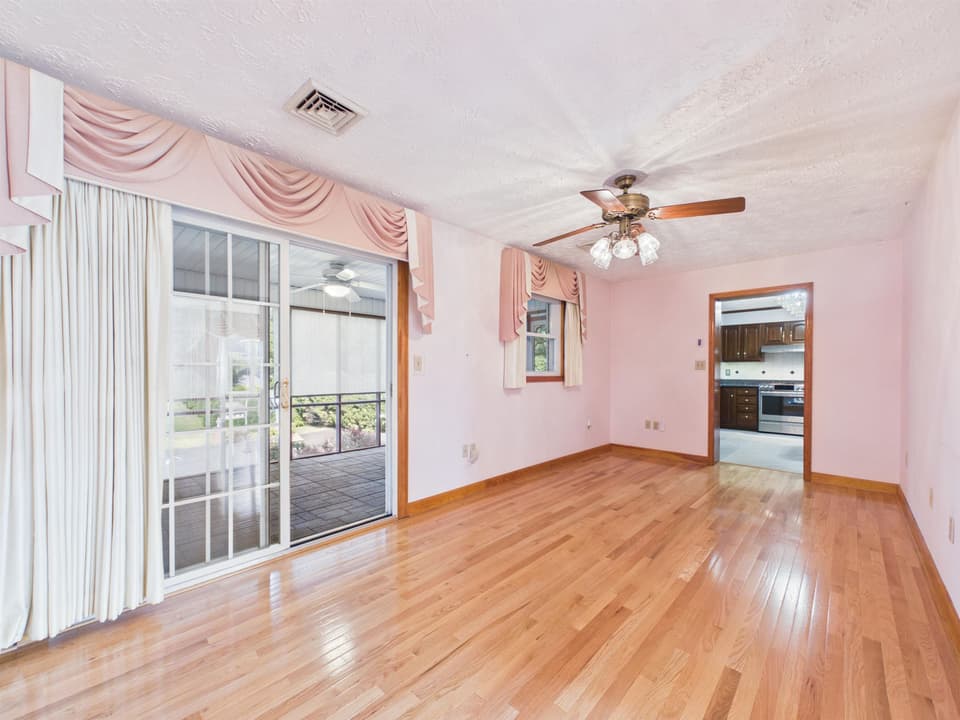 240 Walnut Drive, photo 8 of 40