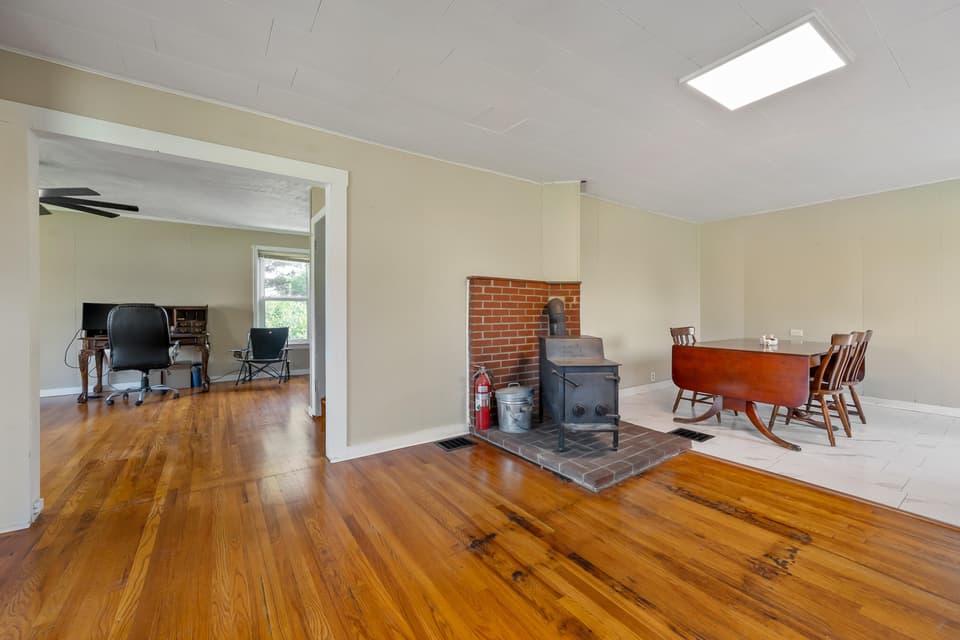 285 Dunlap Drive NE, photo 17 of 34