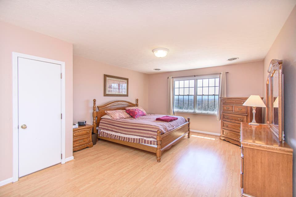 1130 Cassatt Ln, photo 23 of 39