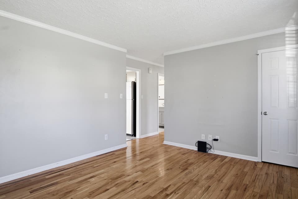 1381 Dow Street, photo 8 of 40