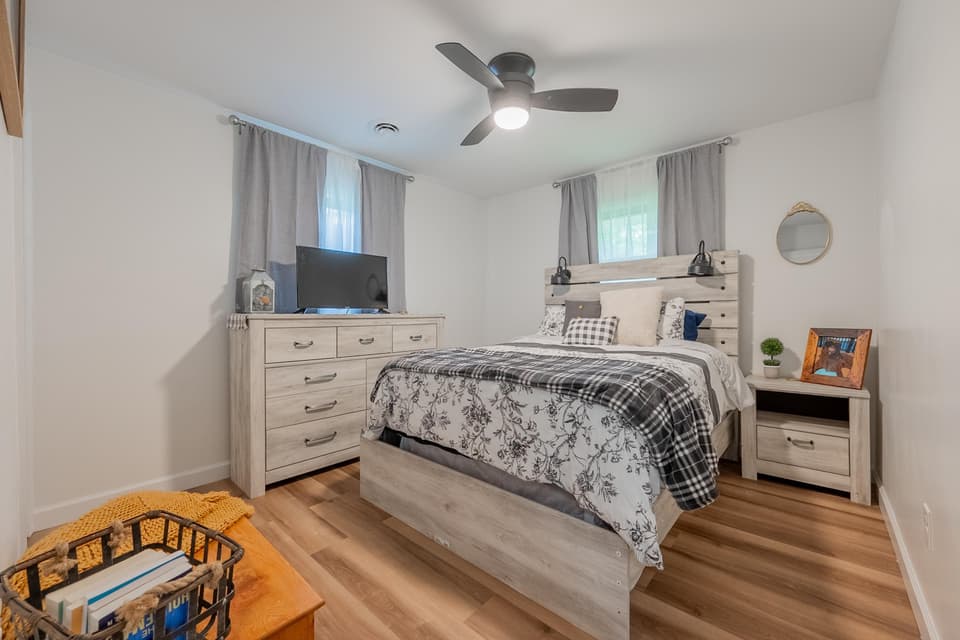 305 Overland Drive, photo 24 of 40