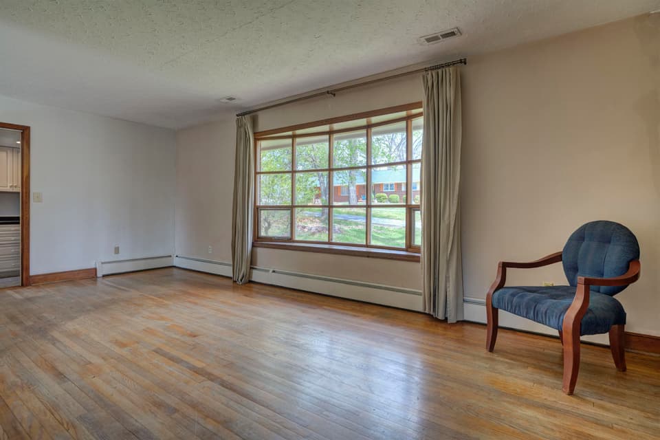 345 Overhill Road, photo 8 of 40
