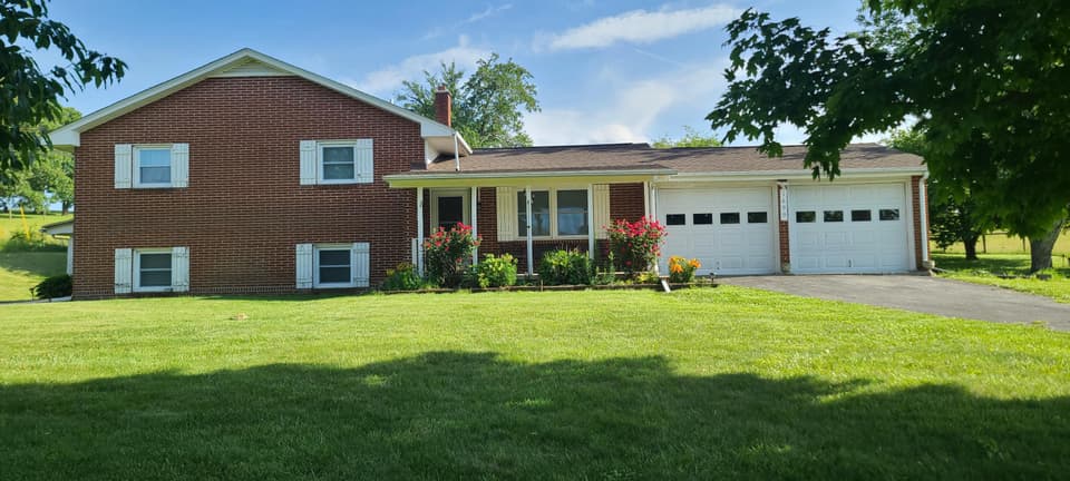 1699 Harman Dr, photo 5 of 39