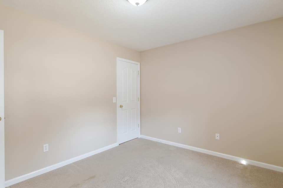 835 College Street, photo 18 of 33