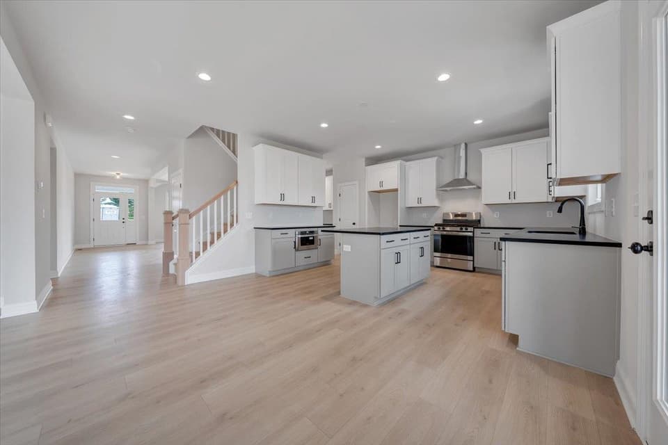 974 Round Meadow Drive, photo 19 of 40