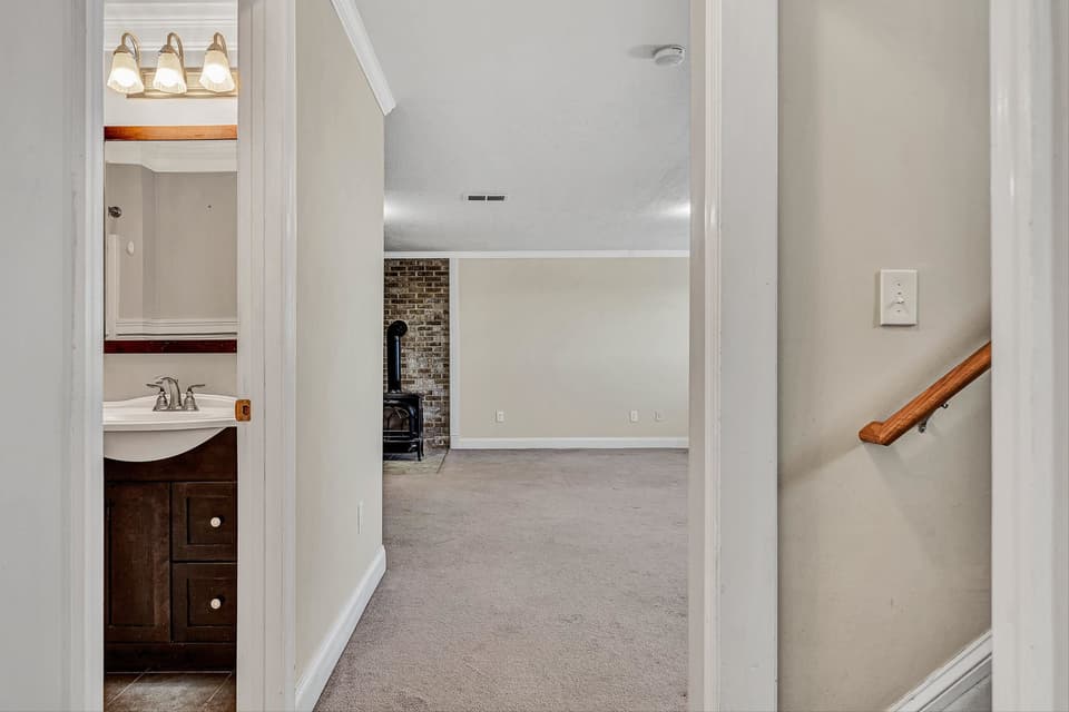 385 Tanglewood Drive SE, photo 20 of 40