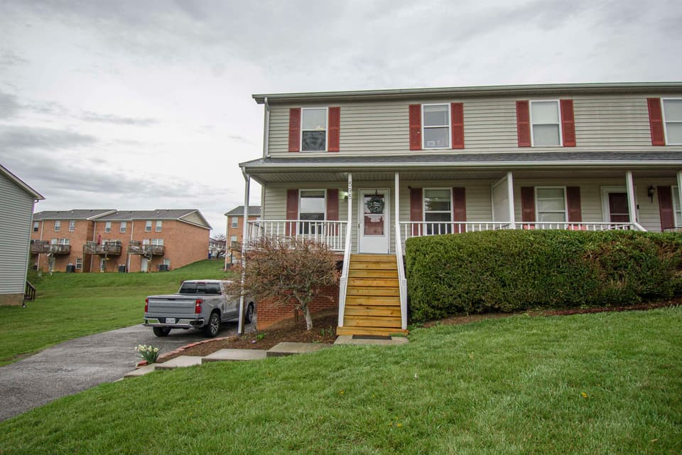 595 Tarrytown Road, Christiansburg, photo 2