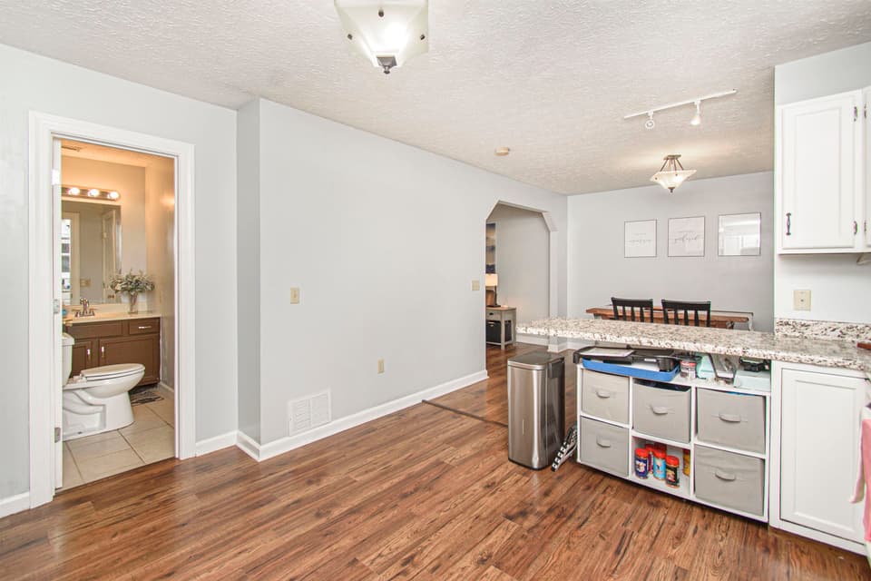 595 Tarrytown Road, photo 21 of 33